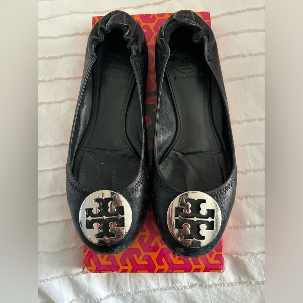 Tory Burch Reva flat